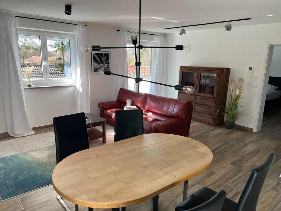Gemuetliche Wohnung Mit Grosser Terrasse Bruckmuhl Ngoại thất bức ảnh